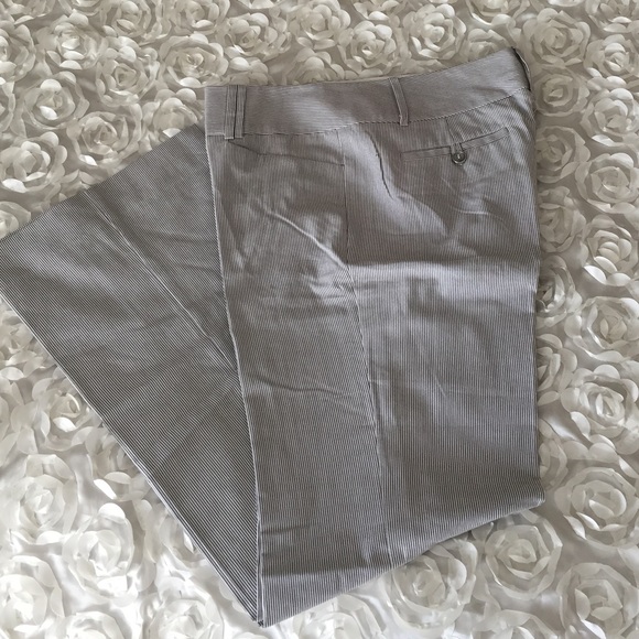 The Limited Pants - ❤️ Wide leg stripes pants